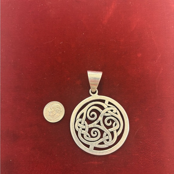 Silpada Silver Celtic Triskele Knot Pendant Necklace 24.6 g - Picture 5 of 7